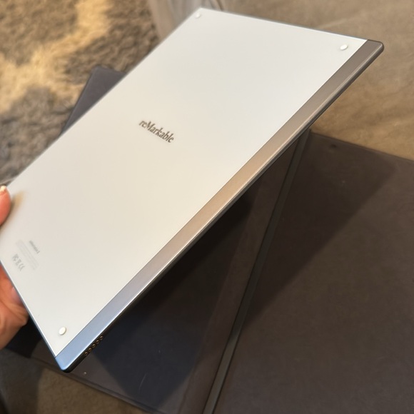 Remarkable 2 - Picture 4 of 12